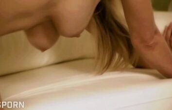 Mainit na Romansa ng Malaking Suso Blonde MILF – Sensual na Pagtatalik Hanggang Libog